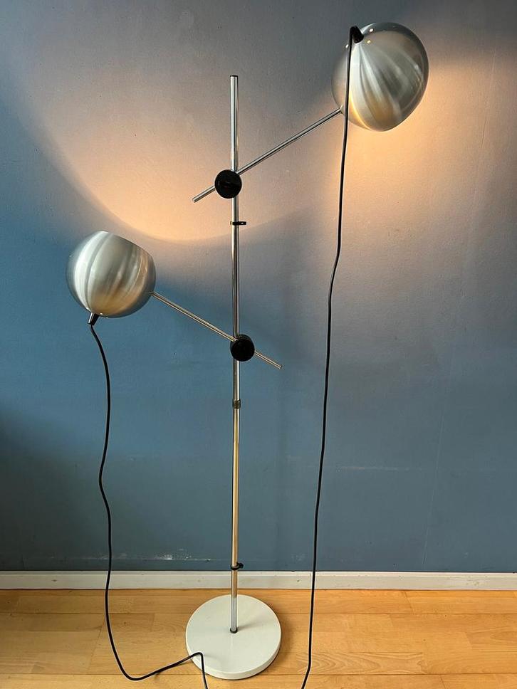 Mid Century Silver Swing Arm Eyeball Floor Lamp, Huis en Inrichting, Lampen | Vloerlampen, Ophalen of Verzenden