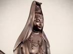 Standing statue of Kannon Bodhisattva  - Beeld Brons -