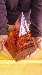 Amber Grote Baltische amberpiramide - Hoogte: 17 cm -