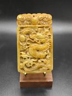 Oud Serpentine Groep Draak Amulet - Hoogte: 81.27 mm -