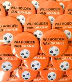 Voetbal button of kleding (magneet) Wij houden van Oranje, Sport en Fitness, Voetbal, Nieuw, Overige typen, Verzenden