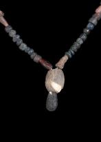 Oud-Romeins Zwart en aubergine glas Kralenketting (Zonder
