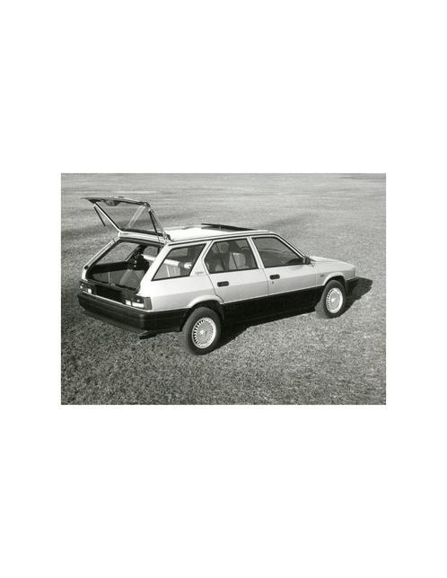 1984 ALFA ROMEO 33 4X4 GIARDINETTA PERSFOTO, Boeken, Auto's | Folders en Tijdschriften, Alfa Romeo