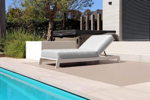 Flow. Daybed Grey Jewel lead chiné |, Tuin en Terras, Tuinsets en Loungesets, Ophalen of Verzenden