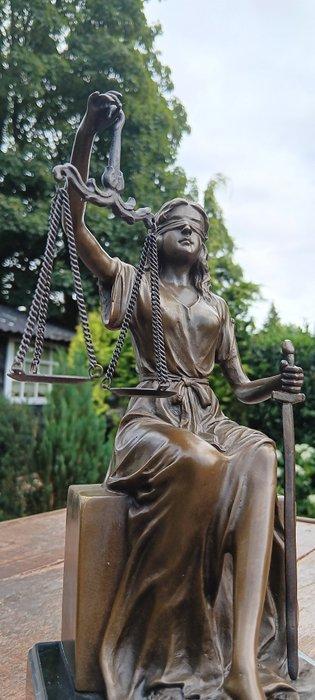naar mayer - sculptuur, Godin van gerechtigheid - 25.5 cm -, Antiek en Kunst, Kunst | Designobjecten