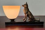 Lamp - Art-Deco nachtlampje met zittende hond - Glas,, Antiek en Kunst
