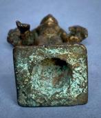 sculptuur, Viu a quattro braccia (Caturbhuja Viu) –