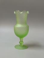 Vaas - Ambachtelijke kunst van Murano - Uraniumglas -, Antiek en Kunst, Antiek | Glas en Kristal