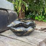 AmsterdamArts - Chanel Pop-Art kiss me if you can