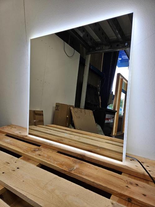 Spiegel Gliss Design Style rondom Standaard LED Verlichting, Huis en Inrichting, Badkamer | Badkamermeubels, Nieuw, Ophalen of Verzenden