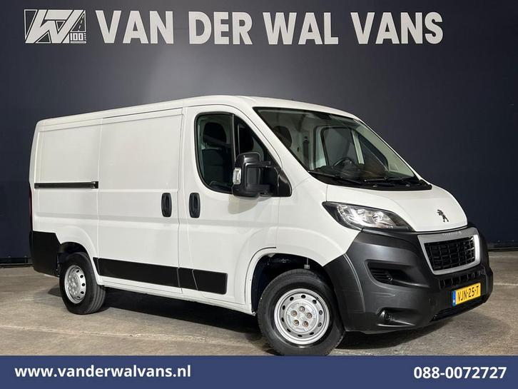 Peugeot Boxer | 2.2 BlueHDi 120pk L1H1 Euro6 Airco | Camera, Auto's, Bestelauto's, Dealer onderhouden, Te koop, Handgeschakeld