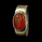 Oud-Romeins Zilver Zegelring met karneool-intaglio waarop, Antiek en Kunst