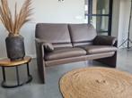 Leolux  Bora Beta 2 pers Bank.  Als nieuw 148cm Breed, Huis en Inrichting, Banken | Bankstellen, Verzenden, Tweepersoons, Modern klassiek jori pode senioren bank 