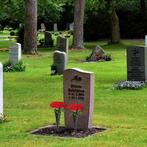 Grafvaas Zwart met reliëf rond 20 cm per stuk, Huis en Inrichting, Ophalen of Verzenden, Nieuw