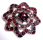 Zonder minimumprijs - Broche Tombak - 6.50ct. tw. Granaat -