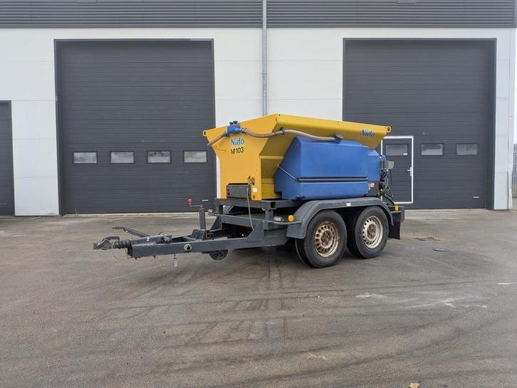 Getrokken natzoutstrooier, Nido | SCHMIDT, STRATOS B11L-1, Zakelijke goederen, Machines en Bouw | Onderhoud en Reiniging