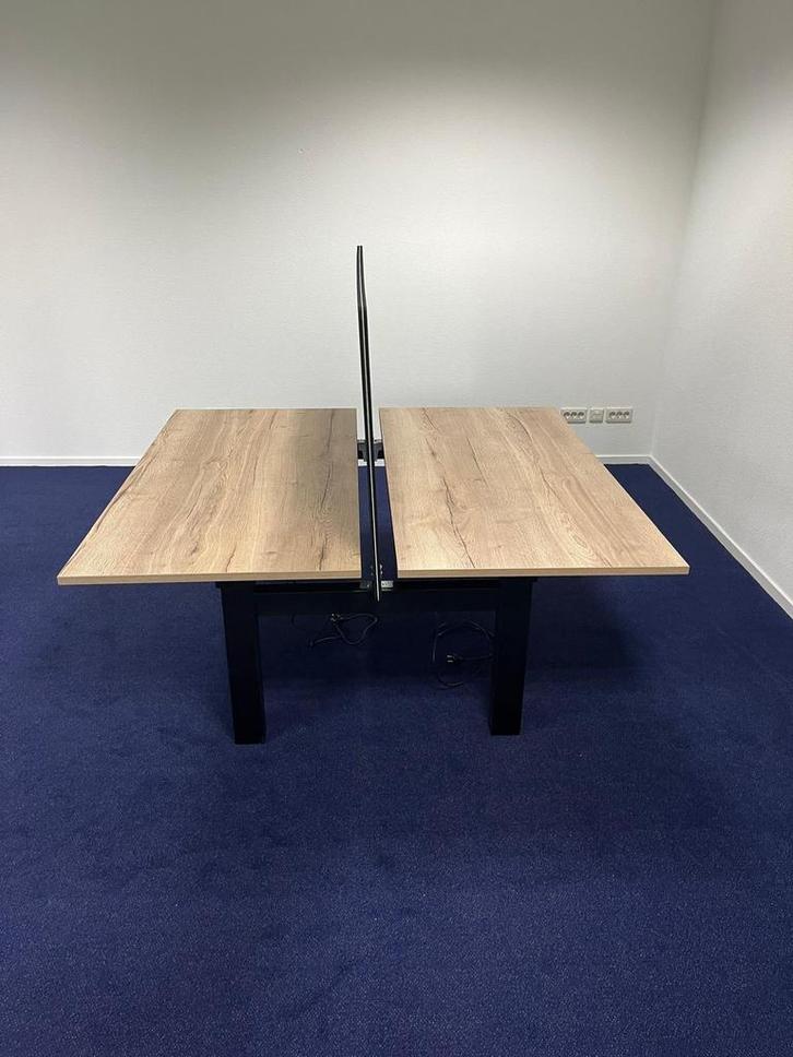Zit sta bureau voor 2 personen (duo bureau) merk Ahrend, Huis en Inrichting, Bureaus, Stabureau, Zo goed als nieuw, Elektrisch