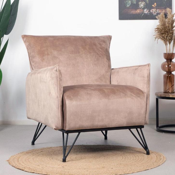 50% Korting: Velvet fauteuil Mika taupe, Huis en Inrichting, Fauteuils, Zo goed als nieuw, Ophalen