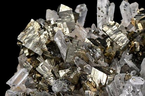 Wonderbaarlijke kubieke pyriet en adembenemend hyaliene, Verzamelen, Mineralen en Fossielen