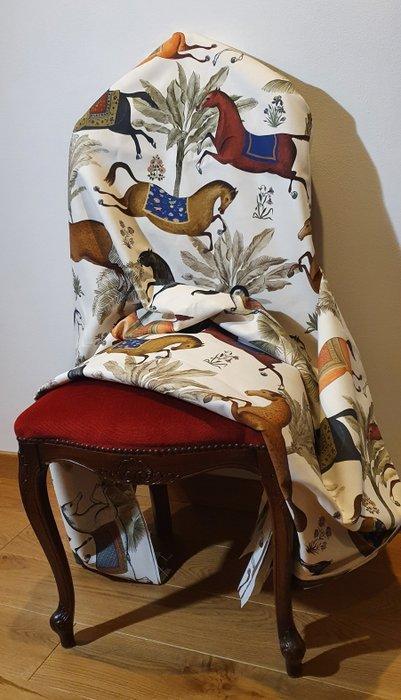 Artmaison exclusieve Oosterse stoffen met rennende paarden -, Antiek en Kunst, Antiek | Kleden en Textiel