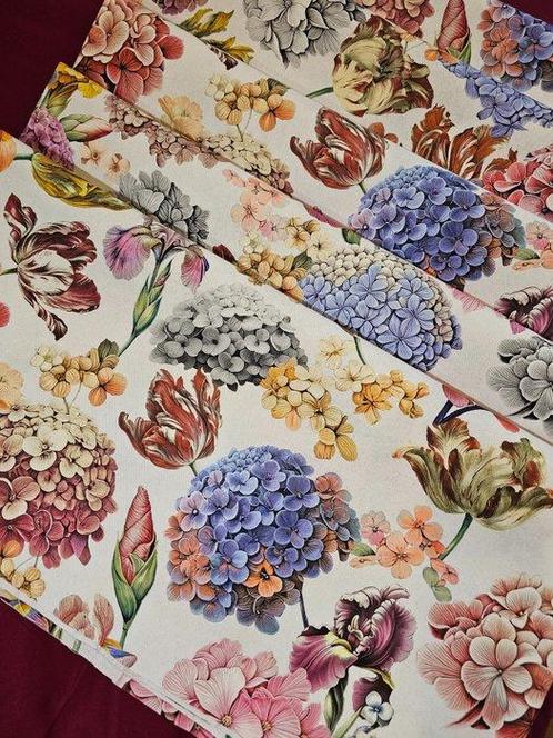 TESSUTO Bohemian Spring Limited Edition met Hortensias -, Antiek en Kunst, Antiek | Kleden en Textiel