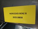 Voorscherm links Mercedes-Benz B-Class  B 200, Auto-onderdelen, Carrosserie en Plaatwerk, Ophalen of Verzenden, Gebruikt, Voor