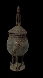 Bijzonder Dogon pot uit Mali om goud te bewaren bewaakt door