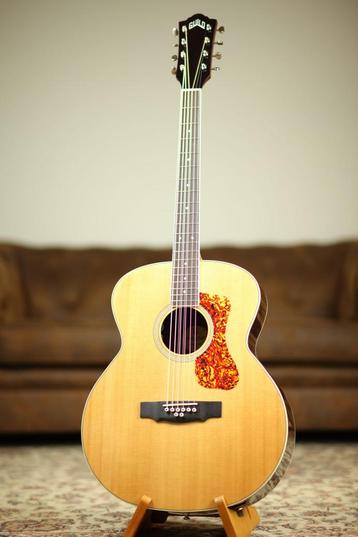 Guild BT-258E Deluxe Baritone | Natural Satin beschikbaar voor biedingen