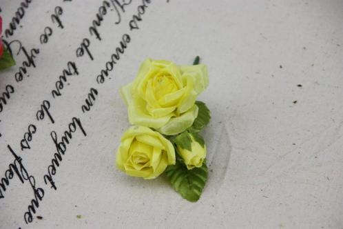 Corsage Ali GEEL Rozen+blad zijde Corsage Roos MOOI!, Hobby en Vrije tijd, Knutselen, Nieuw, Ophalen of Verzenden