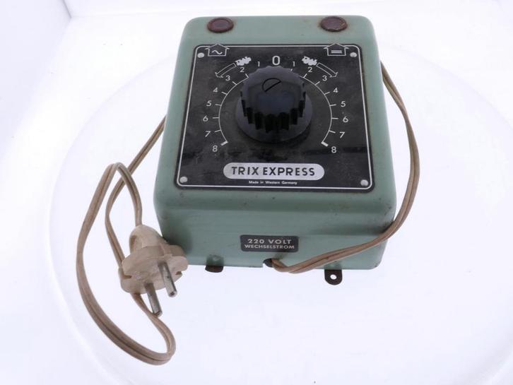 Schaal H0 Trix Express 599 transformator 220 volt #8686, Hobby en Vrije tijd, Modeltreinen | H0, Gelijkstroom of Wisselstroom