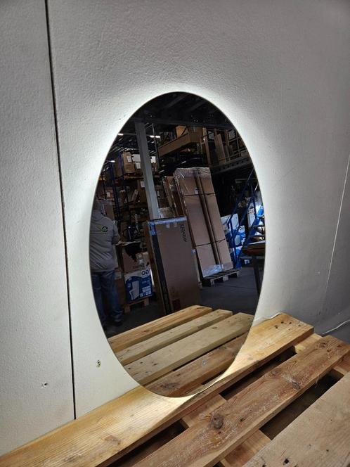 Badkamerspiegel Oval | met LED Verlichting | 80 x 60 cm | Ve, Huis en Inrichting, Badkamer | Badkamermeubels, Nieuw, Ophalen of Verzenden