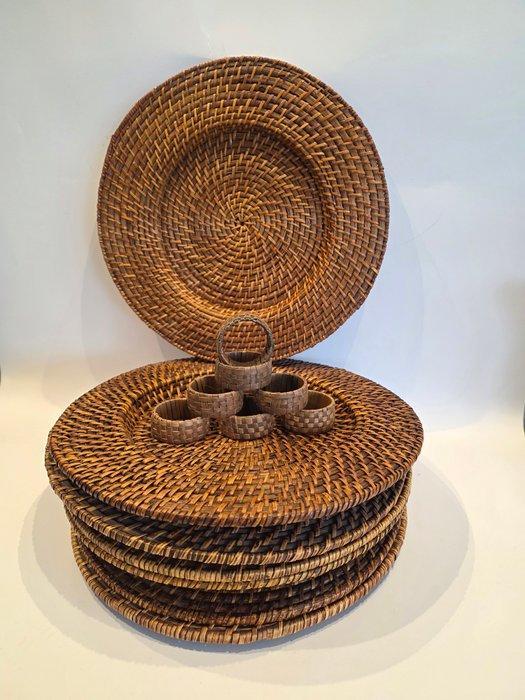 Bord (14) - Met servetringen - Rattan - Onderborden, Antiek en Kunst, Antiek | Meubels | Tafels