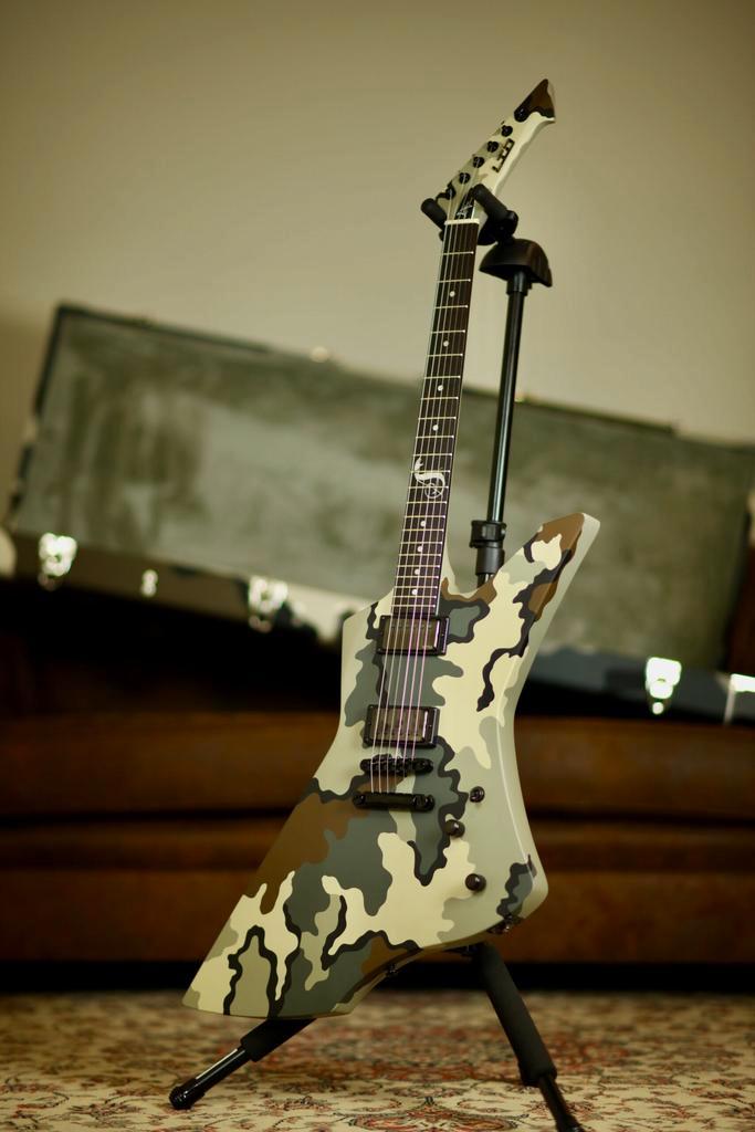 ESP LTD James Hetfield Signature Series | Snakebyte Camo, Muziek en Instrumenten, Snaarinstrumenten | Gitaren | Elektrisch