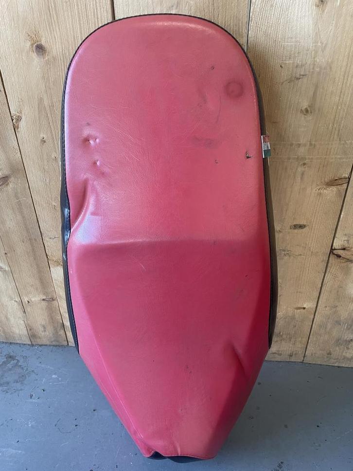 Berini classic 50/ zadel, Fietsen en Brommers, Brommeronderdelen | Scooters, Ophalen of Verzenden