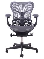 Herman Miller Mirra 2 Bureaustoelen, Inclusief 4d Armen, Verzenden, Zwart, Zo goed als nieuw, Bureaustoel