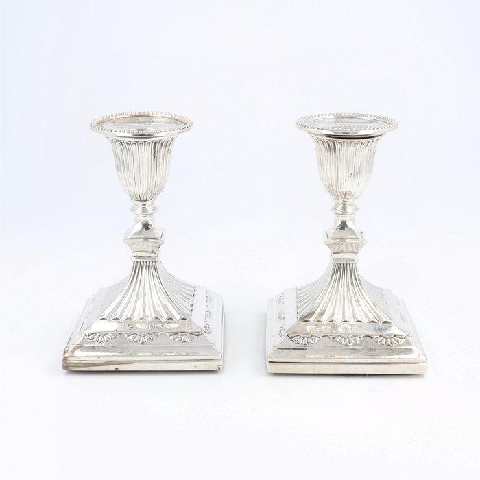 James Kebberling Bembridge - Sheffield, 1880 - Kandelaar (2), Antiek en Kunst, Antiek | Goud en Zilver