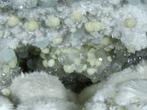 Prachtige Geode Met Okeniet --- Kristallen in geode -, Verzamelen