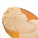 Gouden broche met camee | Antiek (vintage, schelp) (vintage), Sieraden, Tassen en Uiterlijk, Broches, Gebruikt, Overige kleuren