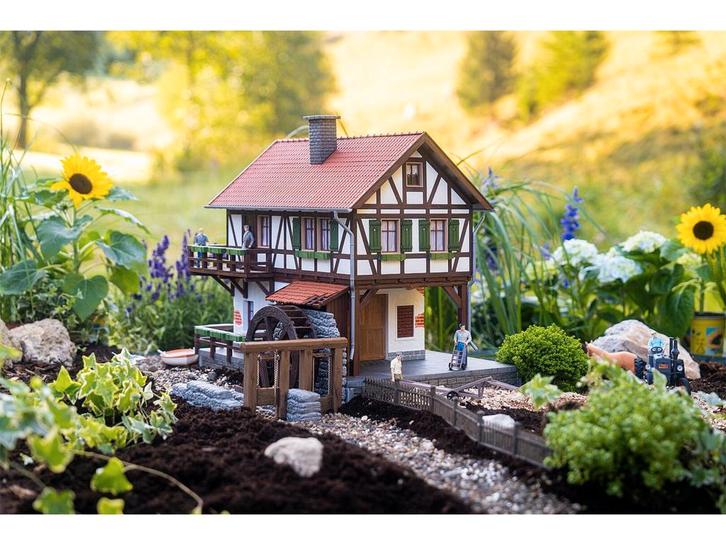 POLA 331115 Wassermühle mit Fachwerk (Winkels en e gebouwen, Hobby en Vrije tijd, Modelbouw | Figuren en Diorama's, Nieuw, Ophalen of Verzenden