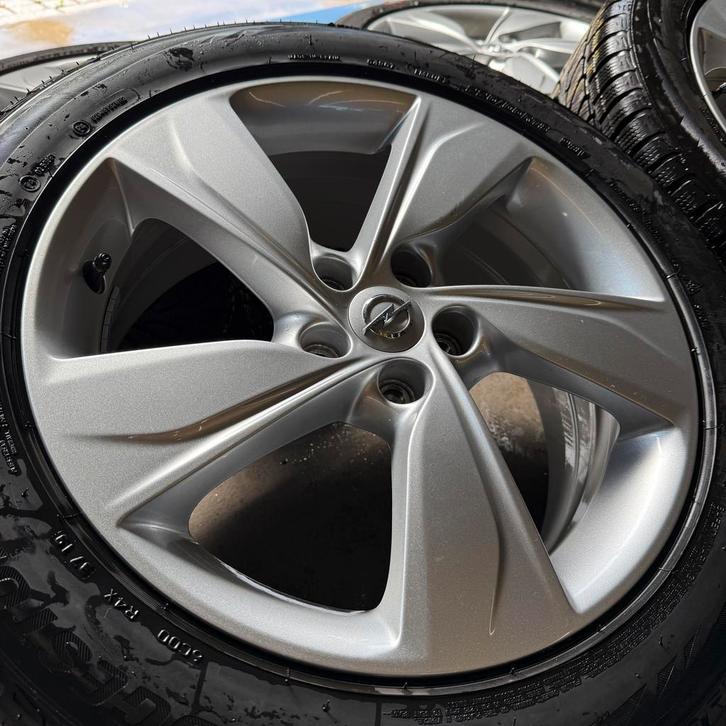 6,5mm WNTR 5x108 Orig Opel Grandland X Vivaro 18 inch velgen, Auto-onderdelen, Banden en Velgen, 18 inch, Winterbanden, 225 mm