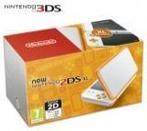 New Nintendo 2DS XL Wit Oranje Zeer Mooi & Boxed iDEAL, Spelcomputers en Games, Ophalen of Verzenden, Zo goed als nieuw
