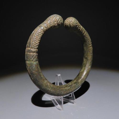 Midden-Oosten Brons Versierde armband. 2e - 1e millennium, Verzamelen, Mineralen en Fossielen
