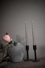 Set met twee dinerkaarsen Swirl smokey grey, Huis en Inrichting, Woonaccessoires | Kandelaars en Kaarsen, Ophalen of Verzenden