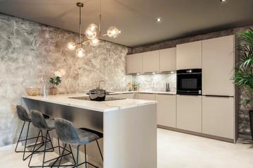 Luxe showroomkeuken met schiereiland beschikbaar voor biedingen