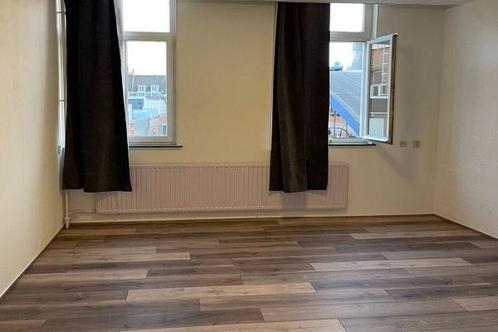 Studio Knevelsgraafstraat in Roermond, Huizen en Kamers, Kamers te huur, 50 m² of meer, Overige regio's