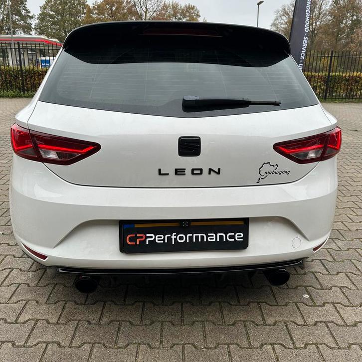 Seat Leon F5 sport uitlaat einddemper + diffuser cupra FR, Auto-onderdelen, Uitlaatsystemen, Erkend duurzaam, Nieuw, 12 maanden garantie