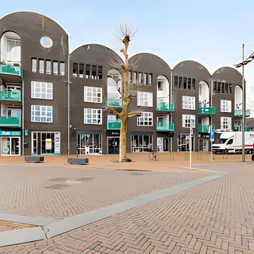 Appartement met balkon, mooi uitzicht, centrum beschikbaar voor biedingen