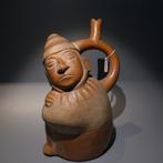 Moche, Peru Terracotta Fijne Huaco Chief Figure. 23 cm hoog.