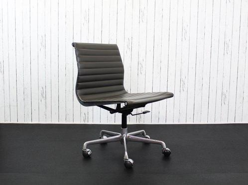 ICF - Charles & Ray Eames - Bureaustoel - EA117 - Leder,, Antiek en Kunst, Antiek | Meubels | Stoelen en Banken