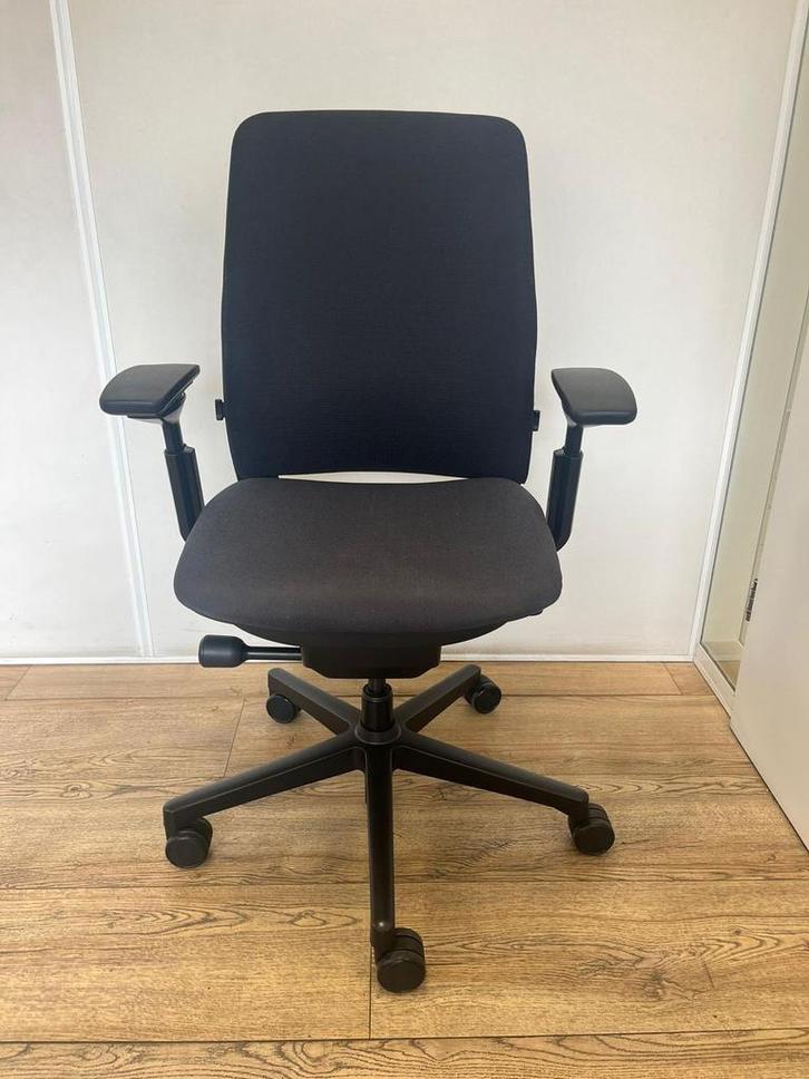 Steelcase Amia x Leap V2 - Ergonomische Bureaustoel, Huis en Inrichting, Bureaustoelen, Bureaustoel, Zwart, Zo goed als nieuw
